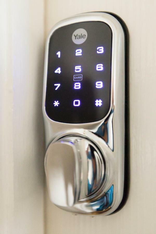 Prime Commuter Executive Apartment 邓弗姆林 外观 照片