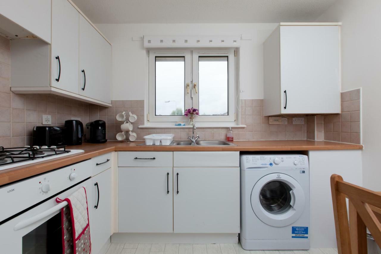 Prime Commuter Executive Apartment 邓弗姆林 外观 照片
